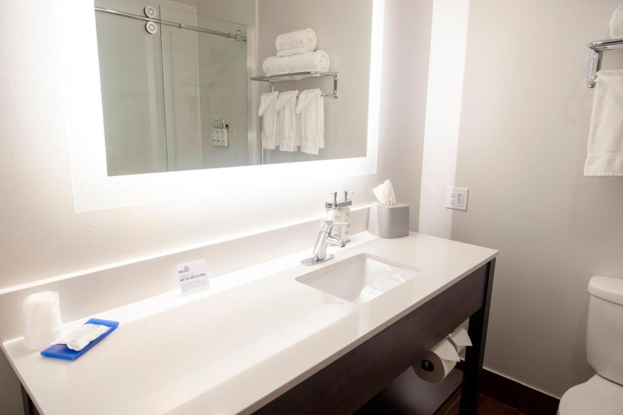 Holiday Inn Express Marshfield - Springfield Area By Ihg Exteriér fotografie