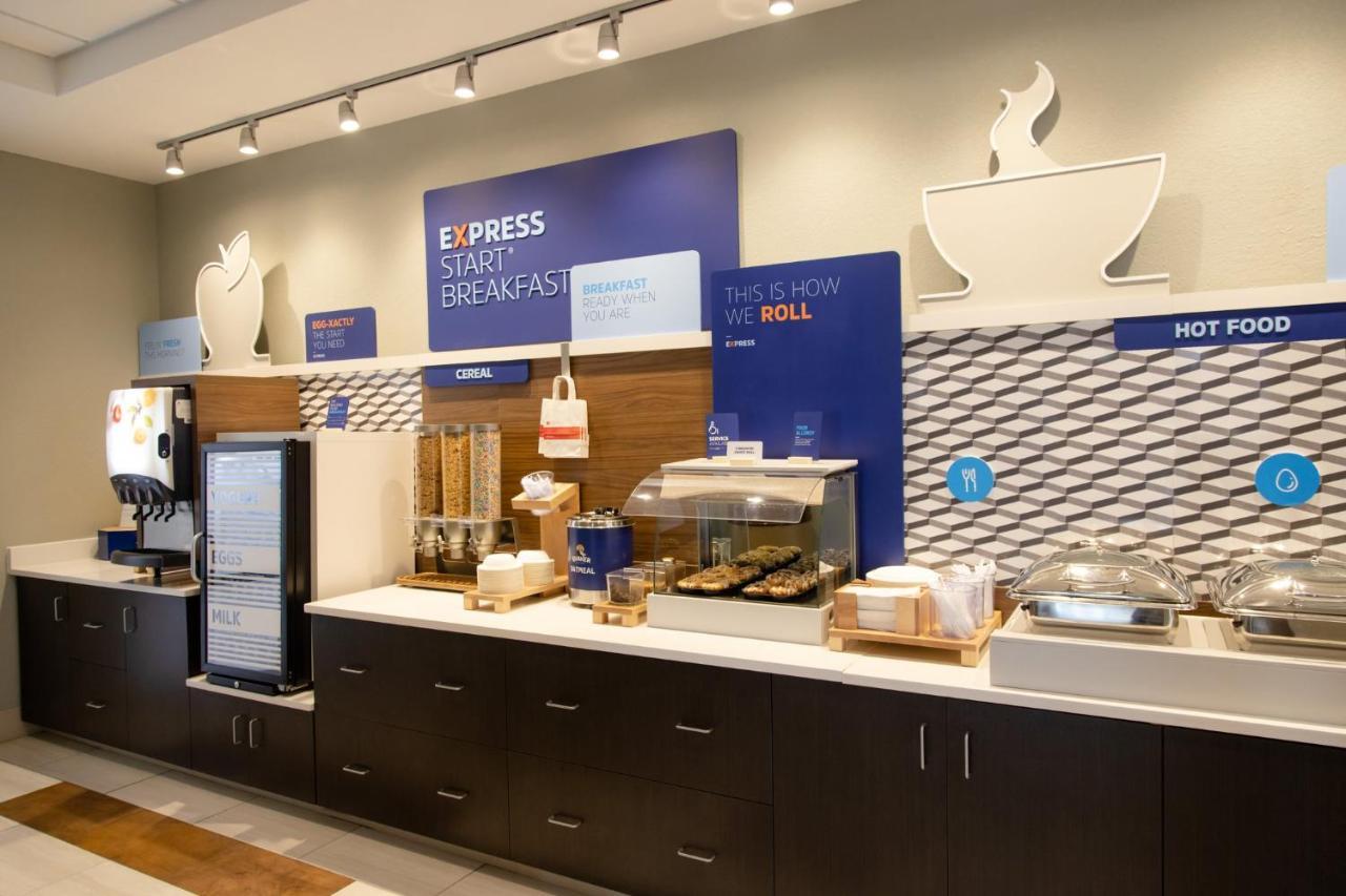 Holiday Inn Express Marshfield - Springfield Area By Ihg Exteriér fotografie