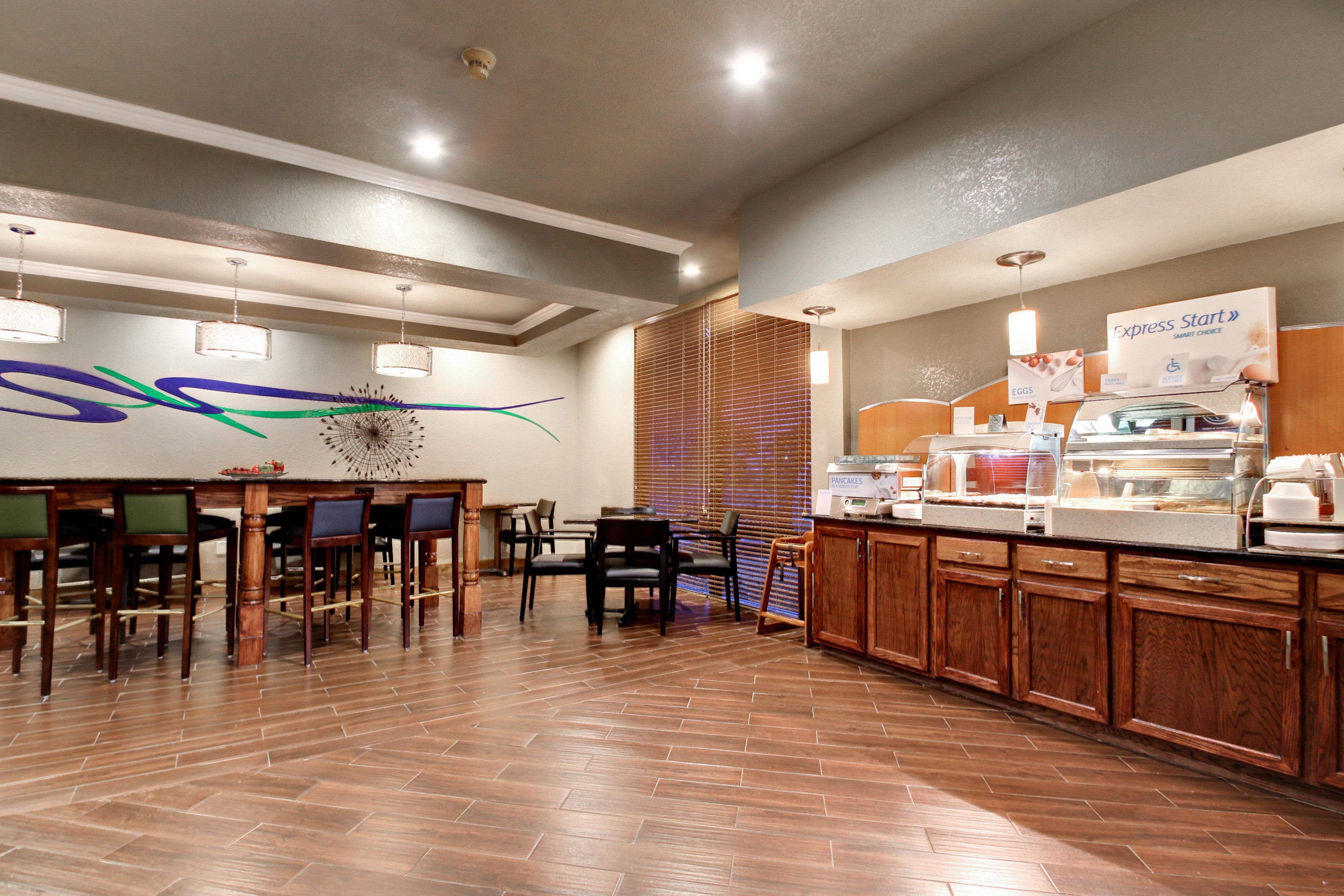 Holiday Inn Express Marshfield - Springfield Area By Ihg Exteriér fotografie