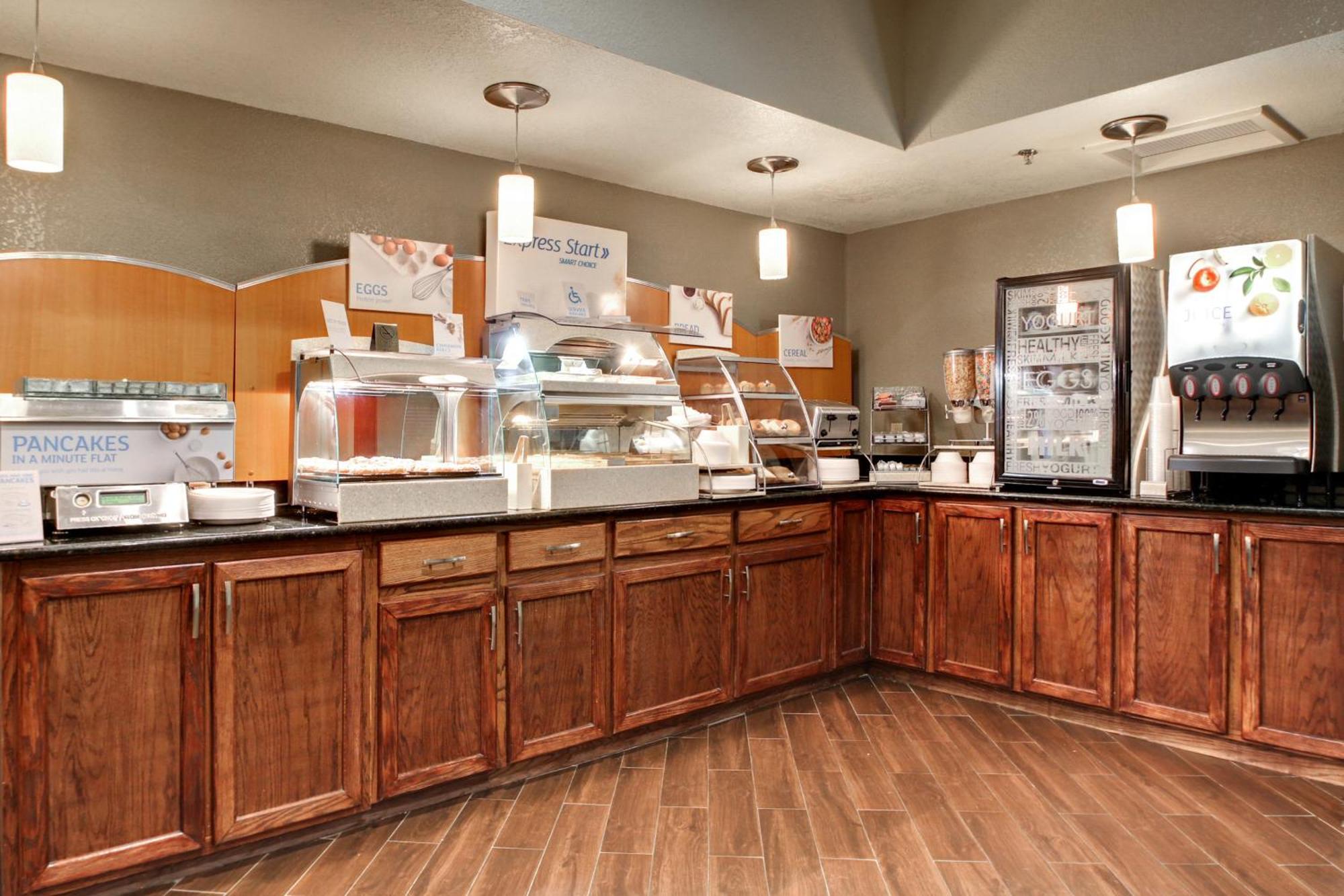 Holiday Inn Express Marshfield - Springfield Area By Ihg Exteriér fotografie